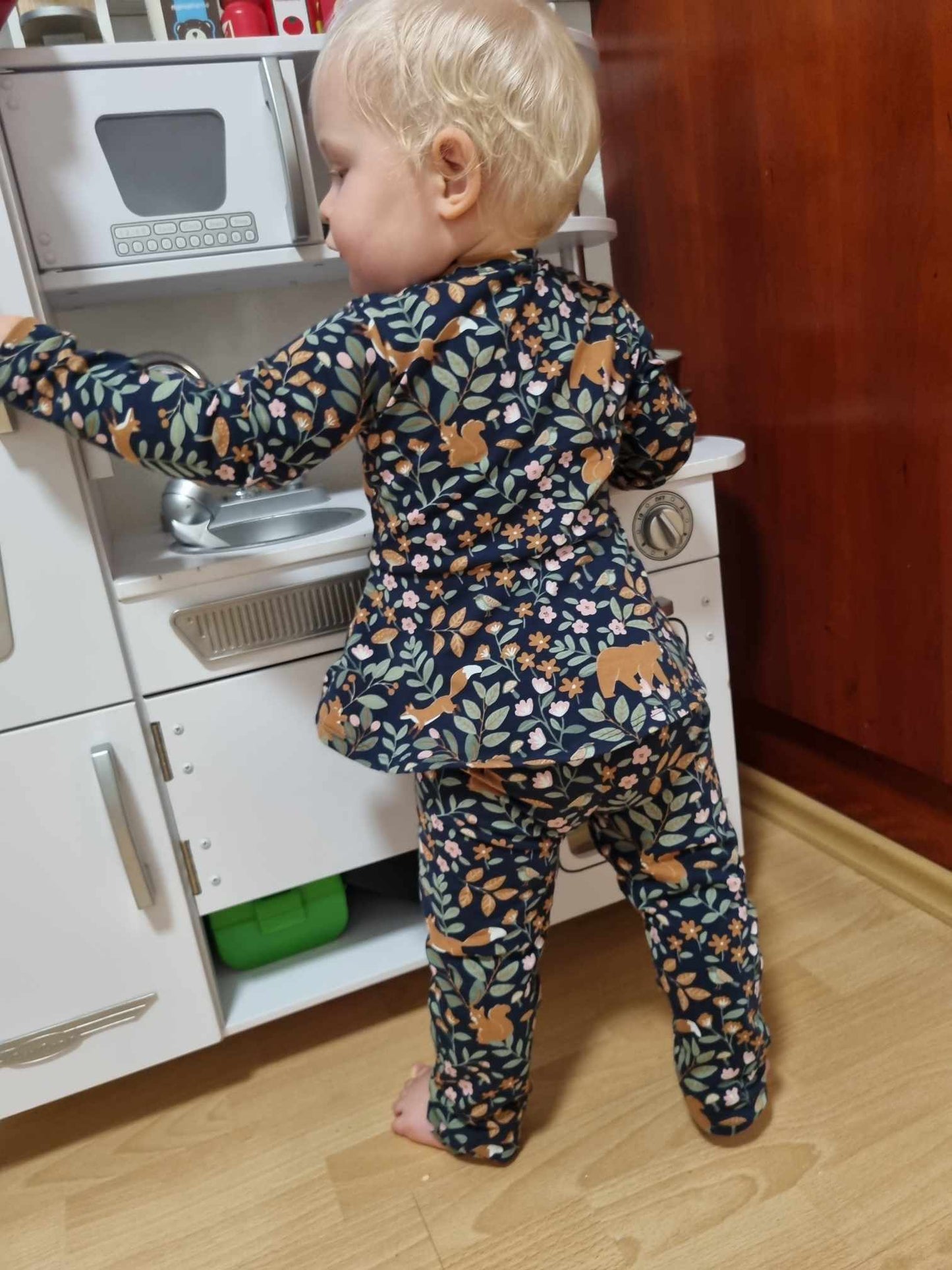 Jerseykjole med slå om effekt 109